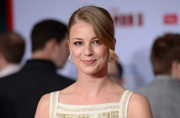 Emily VanCamp Net Worth 2024 Age, Bio, Spouse, Height, Career, & Extras!